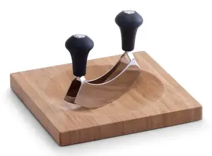 Kitchen cutting board ZELLER Square Bamboo 200×200×20 mm, mezzaluna-compatible