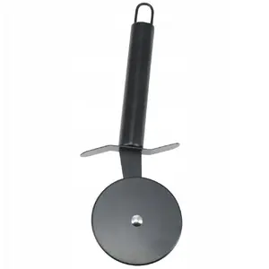 Vilde pizza cutter, steel blade, black handle, 20 cm