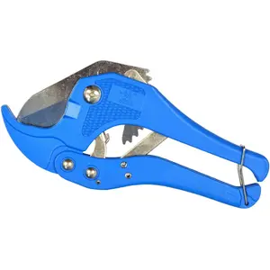 Pipe Cutter Shears GEKO G01370 for PVC Pipes, capacity 6–50 mm
