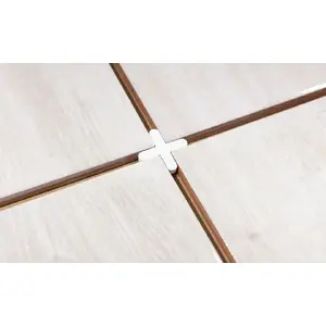 Flooring spacer NEO tools 61-110 — 1 pc