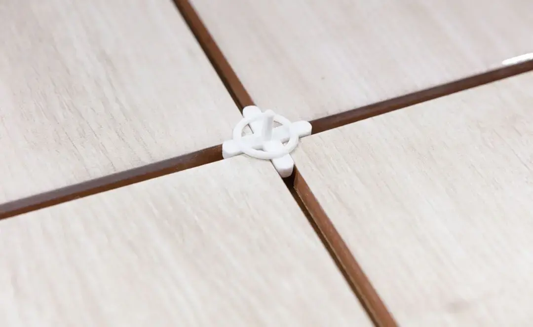 Flooring spacer NEO tools 61-117 Photo 2