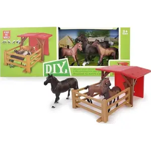 Artyk figurines of horses with enclosure — set of painted plastic horse figures with small fence