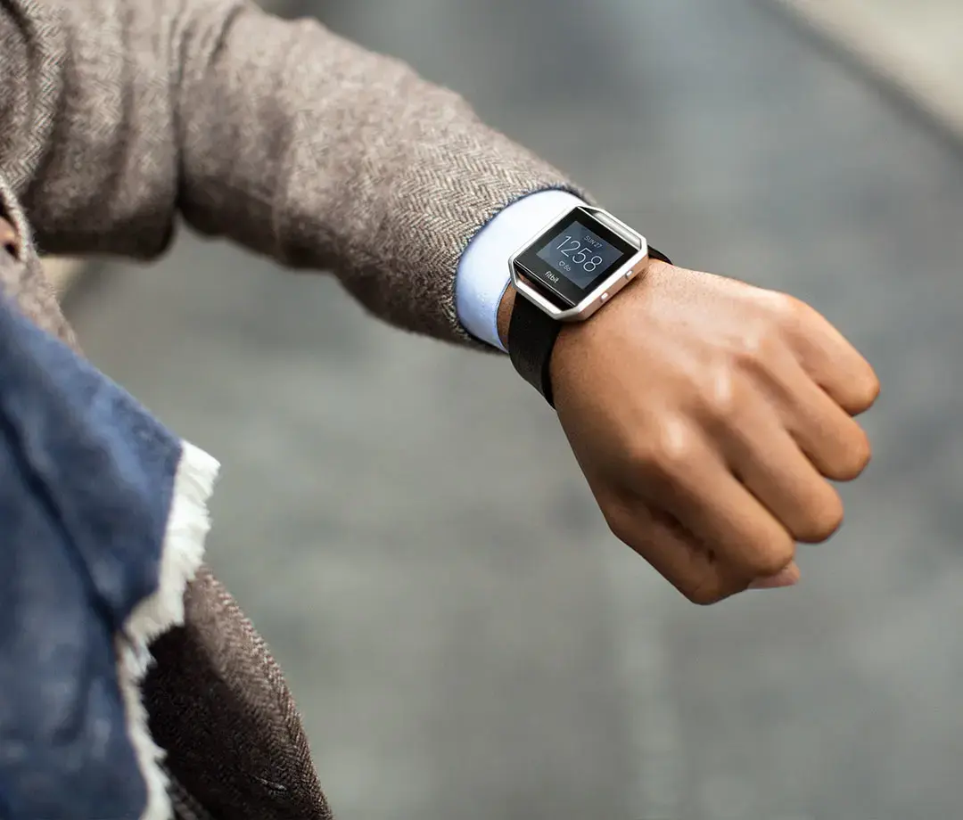 Ремешок Fitbit FB159LBBKL — чёрная кожа, нержавеющая сталь Photo 5