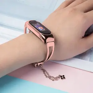 Metal replacement bracelet band for Xiaomi Mi Band 3/4/5/6 by Hurtel — pink