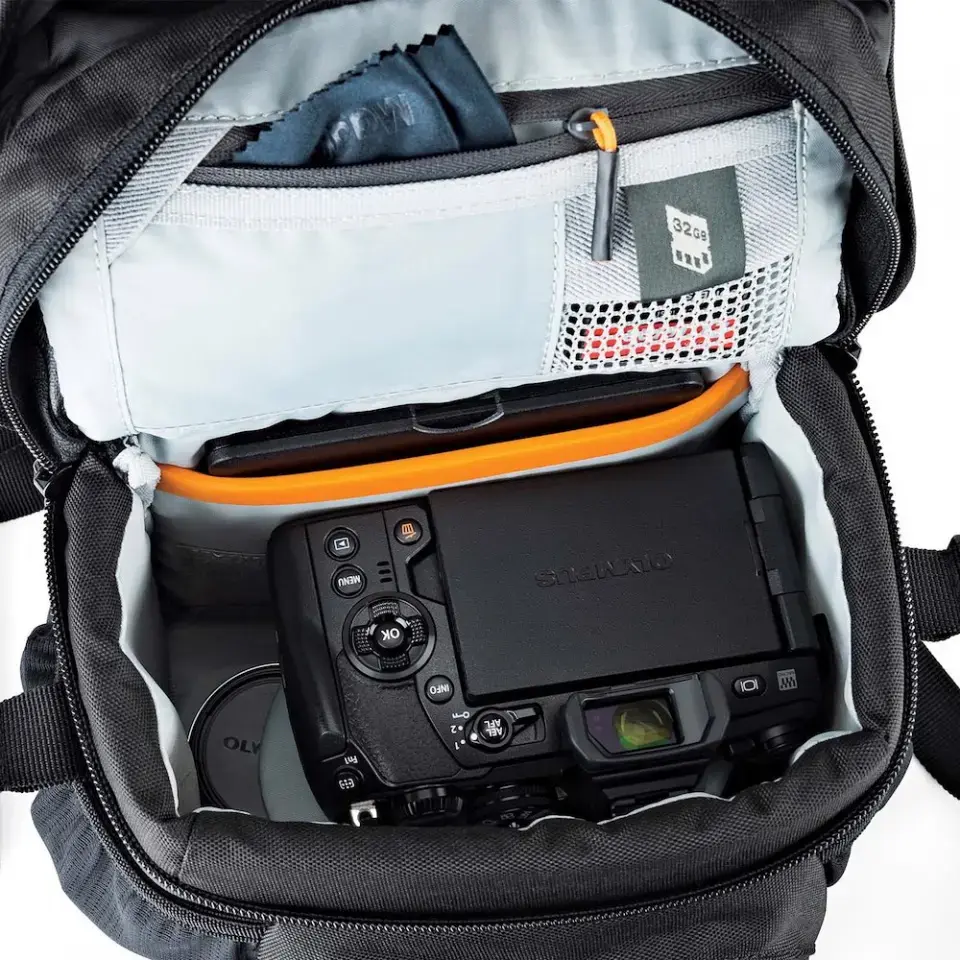 Компактный чехол Lowepro Nova 140 AW II Photo 7