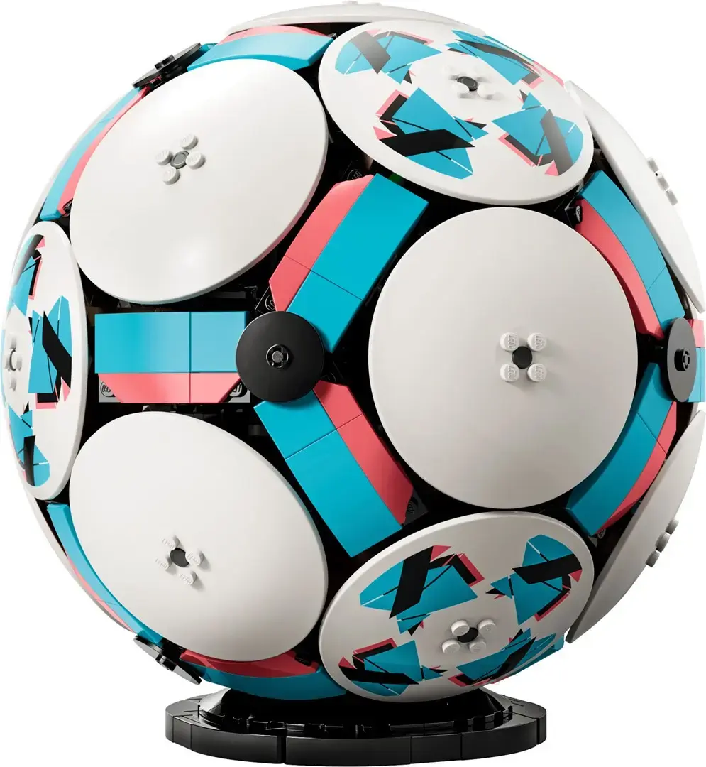 LEGO Editions 43019 Soccer Ball komplekts Photo 3