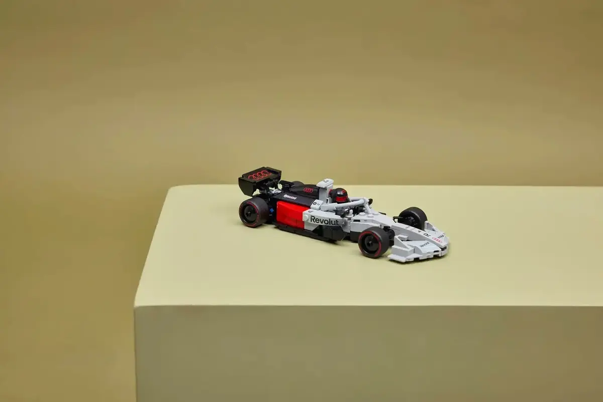 LEGO Speed Champions 77259 Audi Revolut F1 Team R26 Photo 2