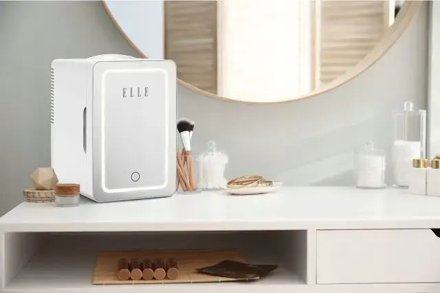 Elle ESDAF01WHEU минихолодильник с LED-зеркалом 6 л Photo 6