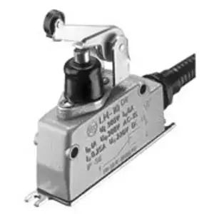 Миниатюрный концевой выключатель Promet LM-10DR с плоским рычагом и роликом, 400V 6A, IP40 (W0-59-251032)