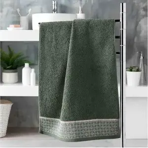 Towel Douceur d'Interieur BELINA – 50 x 90 cm, green