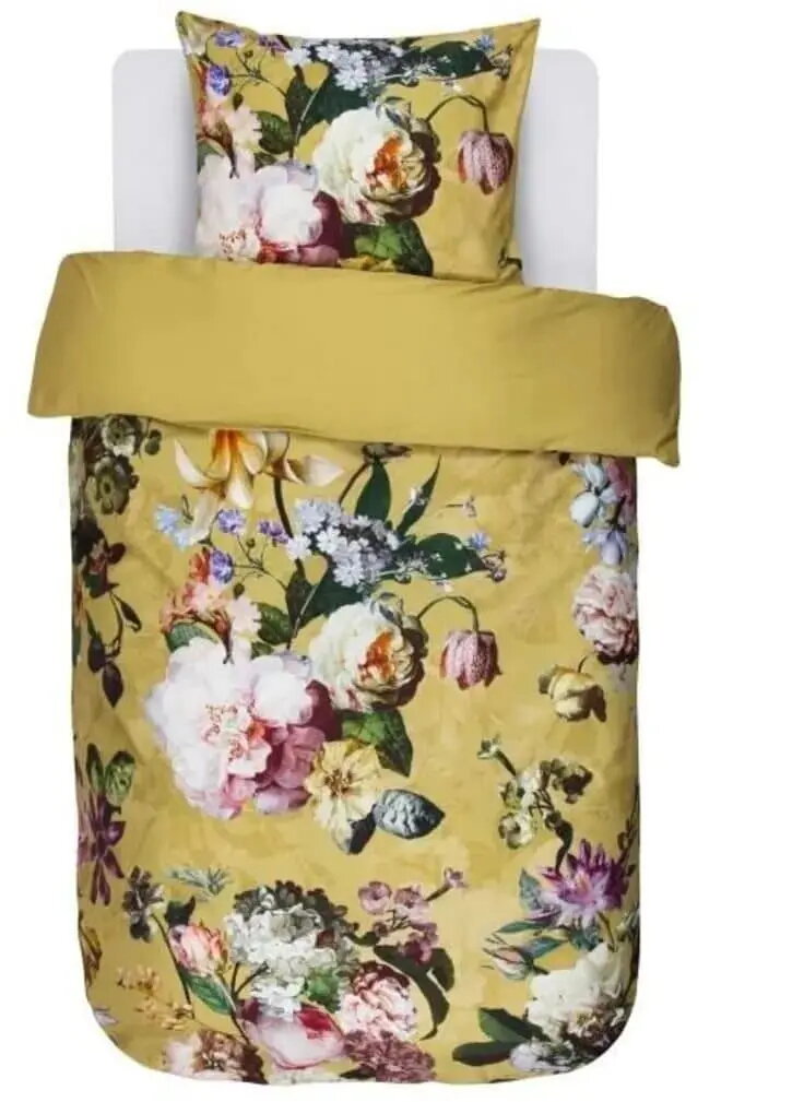 Blankets & Pillows