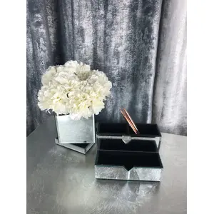 Wall-mounted PS Organizer Mirror MOON in the room ML15 — Paris model, decorative wall mirror organizer