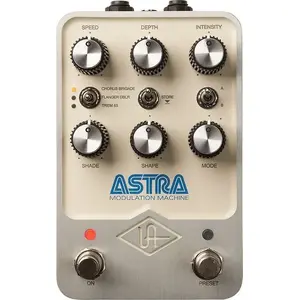 Modulator pedal UNIVERSAL Astra Modulation Machine UA UAFX - guitar effects modulation unit