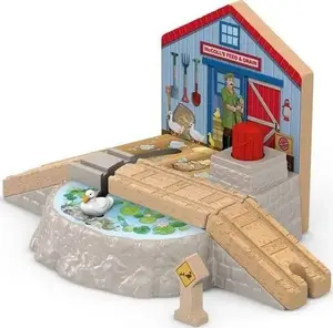 Rotaļu dzelzceļa stacija ar pārbrauktuvi Fisher-Price Tomek i Przyjaciele ZA2283 — spēļu komplekts ar platformu