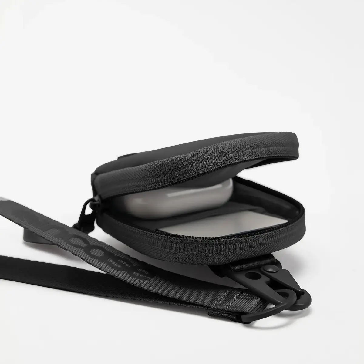 Incase A.R.C. INCO400720-BLK Photo 3