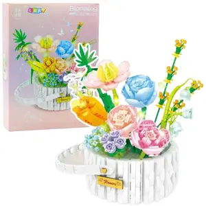 Конструктор LEANToys «Цветочная композиция в корзинке» с LED подсветкой, 1376 деталей