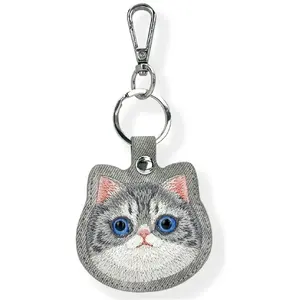 Pet locator case IMPACTO GIFTS Nimmy New Big Eyed Pet 2.0 — gray protective silicone cover for tracker