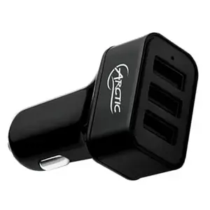 Автомобильное зарядное Arctic 7200 — 3 USB‑порта, вход 12 В, выход 5 В, универсальное, чёрное