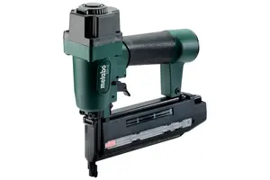 Nailer Metabo DSN 50 — nails 15–50 mm, 5 bar min, 920 g, black/green