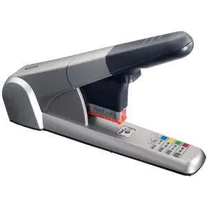 Степлер повышенной прочности LEITZ 55510084 — для 80 листов, серебристый, совместим с скобами Leitz 5591–5594
