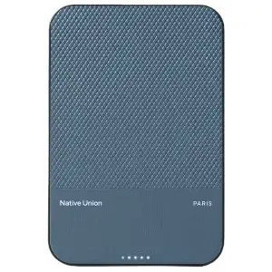 Power bank Native Union (Re)Classic Qi2 5000 mAh — magnetically compatible with MagSafe and Qi2, includes 15 cm USB-C to USB-C cable