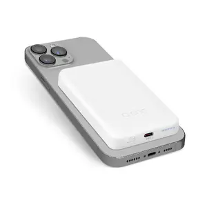 Power bank SBS Mobile TEBB5000MAG1CW 5000 mAh, wireless charging, 2.1 A output, white
