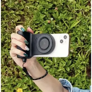 Rokturis ar magnētu un powerbanku Adam Elements Selfie Shot — 5000 mAh, melns