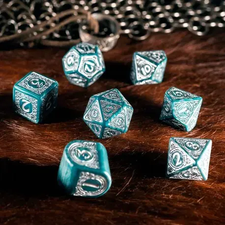 Q-Workshop RVIK4S dice game Photo 4