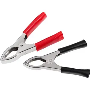 UN skava «krokodils» 30A sarkanā, kabeļa garums 75 mm