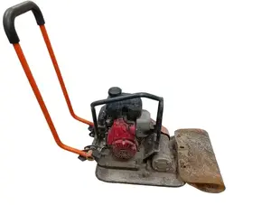 Saspiedējs (plate compactor) Belle PCLX 400 ar Honda motoru un gumijas paklāju