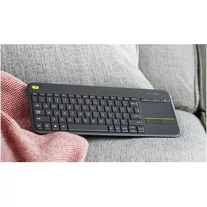 Integrated wireless keyboard with touchpad