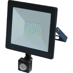 Prožektors Volteno VOLTENO REFLEKTOR LED B.O.SLIM 30W RUCH VO0824 — 30W LED prožektors ar kustības sensoru