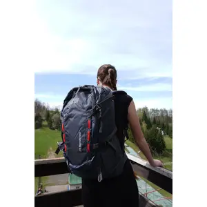 Mugursoma RG Camp Kubisport 40 L — ceļošanai un sportam, pelēka, universāla, izturīga