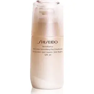 Day emulsion Shiseido Benefiance Wrinkle Smoothing SPF20 75 ml