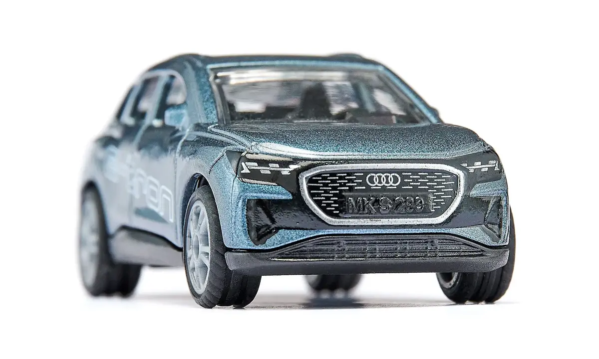 Siku Audi Q4 e-tron klasiskā automodelis Photo 5