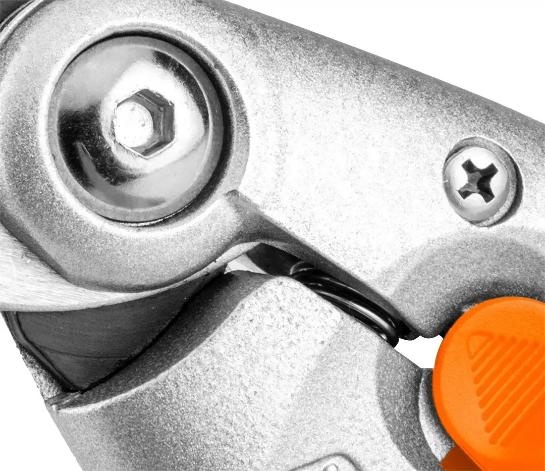 Секатор NEO tools 15-213 Photo 3