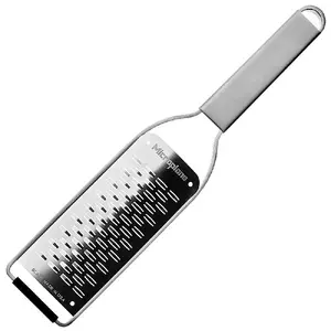 Ручная тёрка-спиралайзер Microplane 59002 от Lumarko — лезвие из нержавеющей стали, 76×316 мм, серый пластиковый корпус