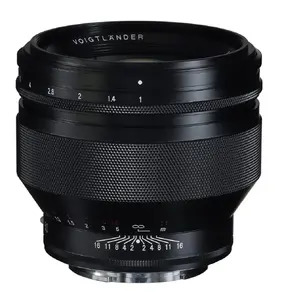 Camera lens Voigtländer 119057 for MILC, 9 elements/7 groups, 0.45 m close focus, 67 mm filter, 69.3 mm length, 50 mm diameter
