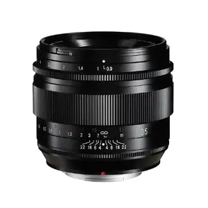 Standarta objektīvs Voigtländer Nokton 35 mm f/0.9 (10 elementi/8 grupas) priekš Fujifilm, filtrs 62 mm, tuvākā fokusēšana 0,35 m, melns
