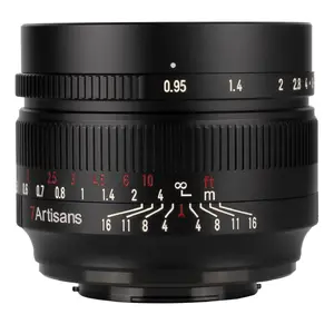 Manuāla 50mm f/0.95 objektīvs TTArtisan MILC/SLR — Canon bajonets, 7/5 elementi/grupas, 62 mm filtrs, 0,45 m tuvākais fokuss, melns