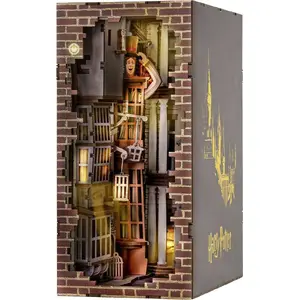 Passenger Ship Model Assembly Kit REVELL 1:24 — Revell Tiny Adventures Diagon Alley - Harry Potter, Wood