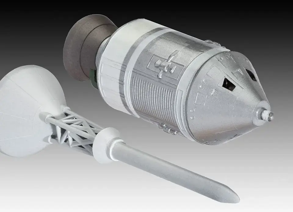 REVELL Apollo Saturn V raķetes modelis 1:144 Photo 8