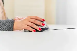 Естественный хват «рукопожатие» для комфортной работы
