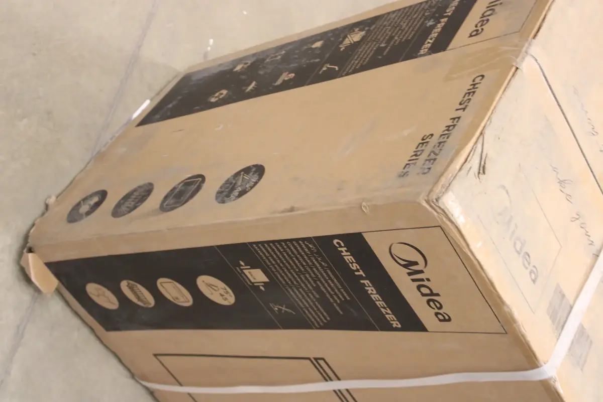 Midea MDRC152FEE01 chest freezer Photo 3
