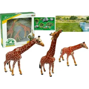 Figurine set LEANToys Rodzina Żyraf with Africa background — model 5383