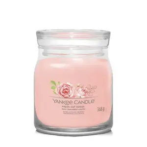 Wax Candle Cylinder Yankee Candle Fresh Cut Roses, Rose scent, Pink, 120 mm x 90 mm, 367 g, Glass holder