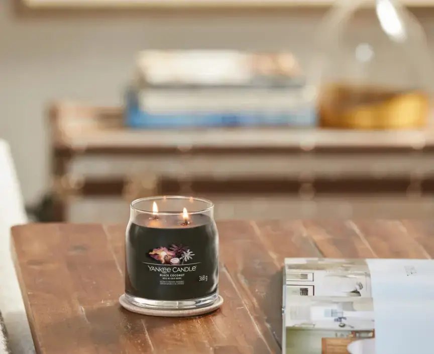 Yankee Candle Black Coconut восковая свеча цилиндр Photo 3