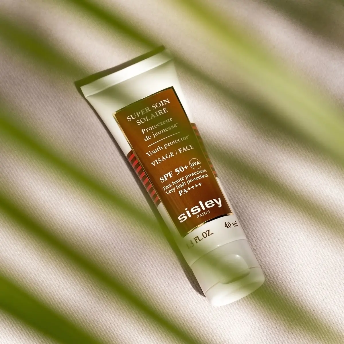 Sisley Super Soin Solaire Visage SPF 50+ sunscreen cream Photo 3