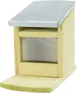 Trixie Squirrel Feeding Station