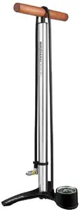 Напольный насос Lezyne The Pump with Helix — клапаны Presta/Schrader/Dunlop, 220 psi/15 bar, CNC, серебристый, лакированная деревянная ручка